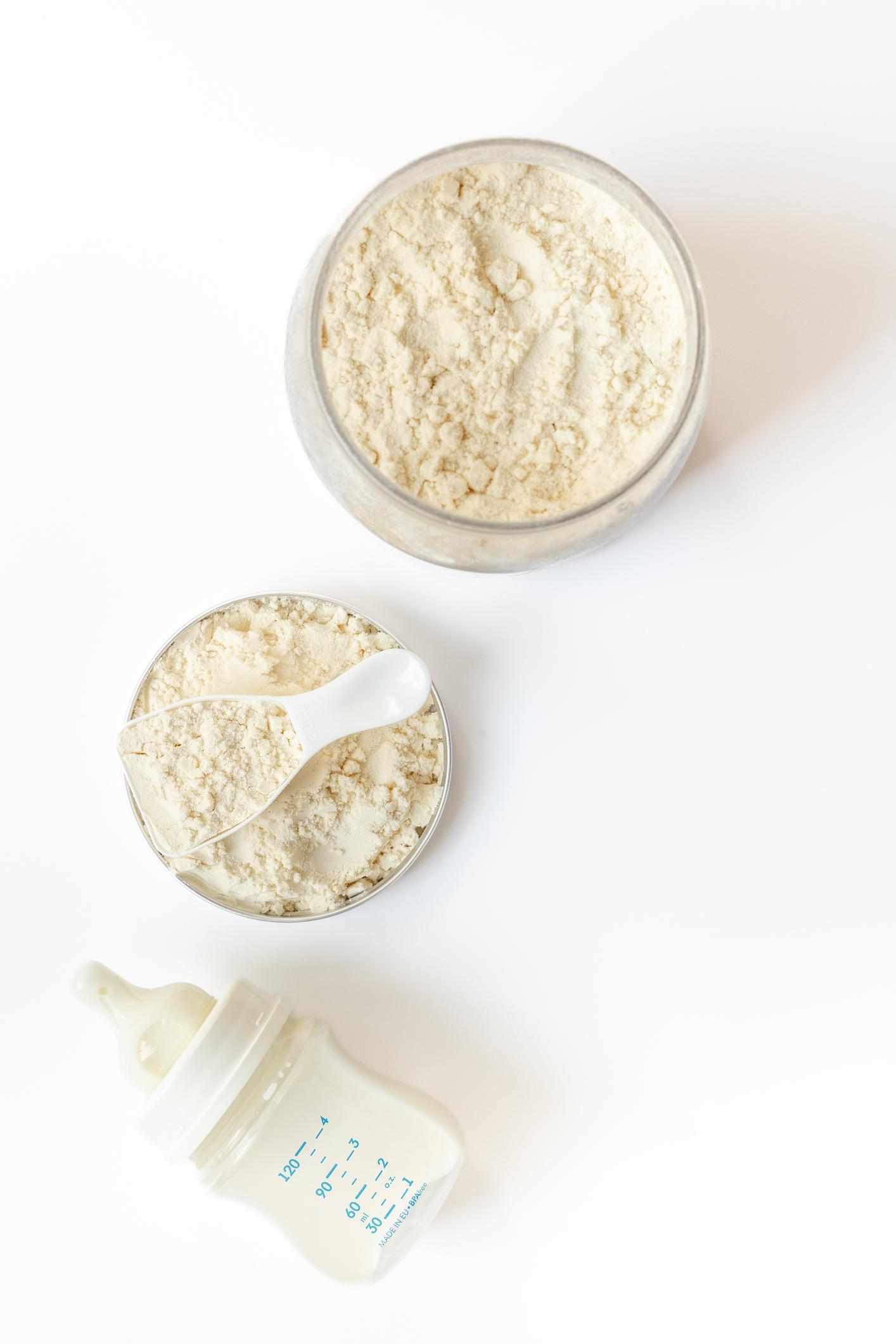 돌 전 아기 분유 수유량 기준, 부모가 실제로 준비해야 하는 수준 (2026)